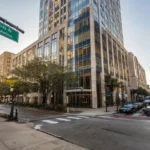 1001 avenida de las americas houston tx 77010